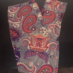 Lularoe 🦄 paisley print! TC leggings